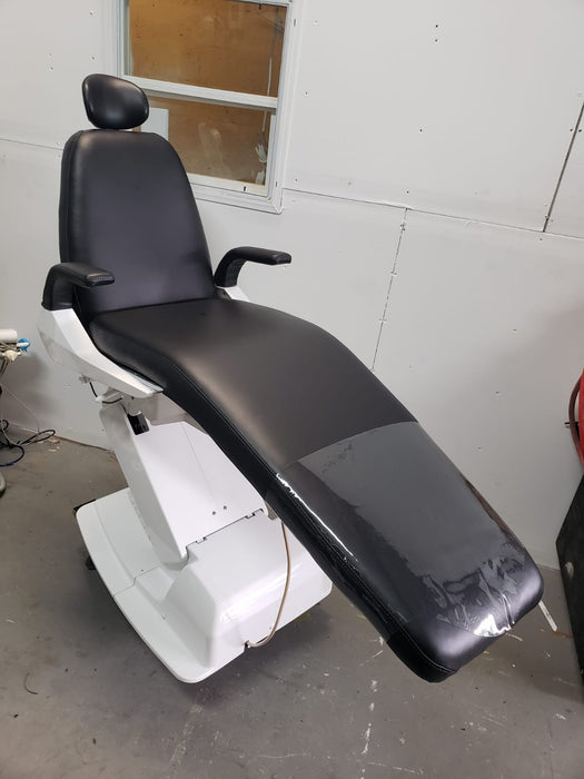 Belmont Dental Chair With Unit & Light 565428